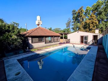 CASA QUINTA 4 AMBIENTES VENTA DERQUI PILAR PILETA