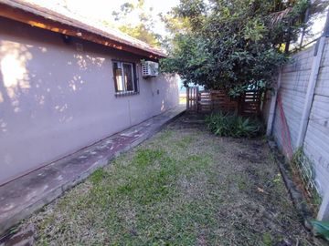 CASA QUINTA 4 AMBIENTES VENTA DERQUI PILAR PILETA