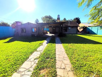 CASA QUINTA 4 AMBIENTES VENTA DERQUI PILAR PILETA