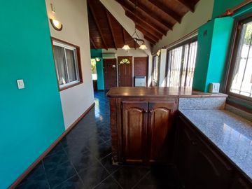 CASA QUINTA 4 AMBIENTES VENTA DERQUI PILAR PILETA
