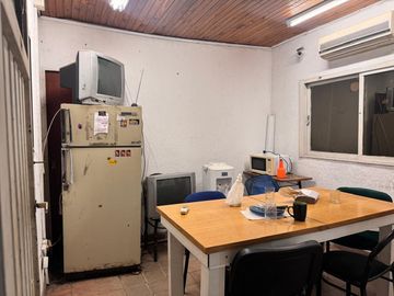 VENTA DEPOSITO GALPÓN CON VESTUARIOS ITUZAINGO