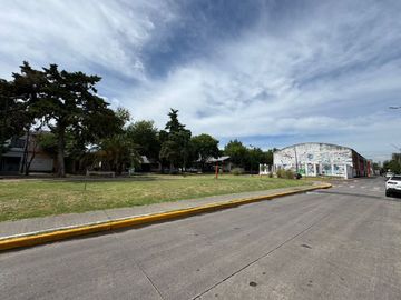 VENTA DEPOSITO CON OFICINAS MONTACARGA ITUZAINGO