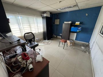 VENTA DEPOSITO CON OFICINAS MONTACARGA ITUZAINGO