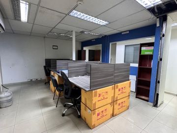VENTA DEPOSITO CON OFICINAS MONTACARGA ITUZAINGO