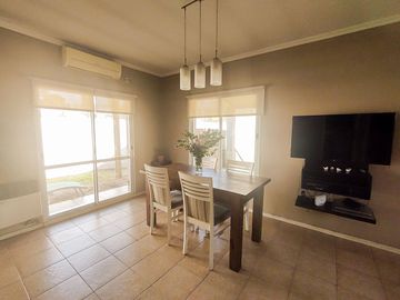 VENTA CASA 4 AMBIENTES CON JARDÍN PILAR MONTECARLO