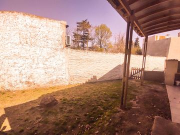 VENTA CASA 4 AMBIENTES CON JARDÍN PILAR MONTECARLO