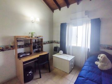 VENTA CASA 4 AMBIENTES CON JARDÍN PILAR MONTECARLO