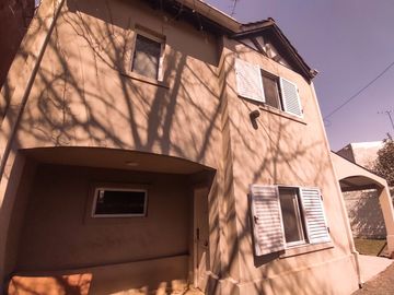 VENTA CASA 4 AMBIENTES CON JARDÍN PILAR MONTECARLO