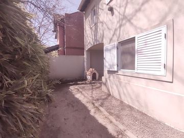 VENTA CASA 4 AMBIENTES CON JARDÍN PILAR MONTECARLO