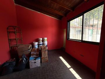 Venta casa a reciclar. Fondo libre. Apta crédito.