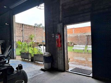 VENTA, GALPON AMPLIO Y CON MUY BUENA ALTURA