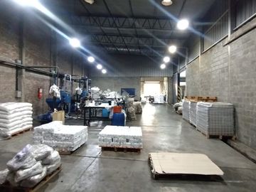 VENTA, GALPON AMPLIO Y CON MUY BUENA ALTURA
