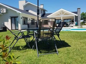 VENTA DE CASA EN BARRIO CRUZ DEL SUR SAN VICENTE