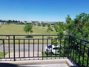 VENTA DE CASA EN BARRIO CRUZ DEL SUR SAN VICENTE