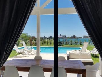 VENTA DE CASA EN BARRIO CRUZ DEL SUR SAN VICENTE