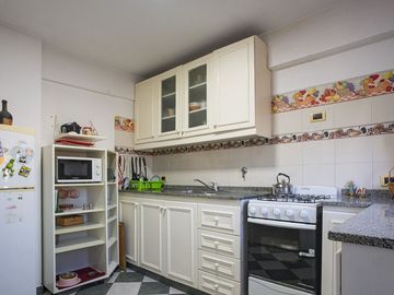 VENTA DEPARTAMENTO TRES DORMITORIOS, CON BALCON