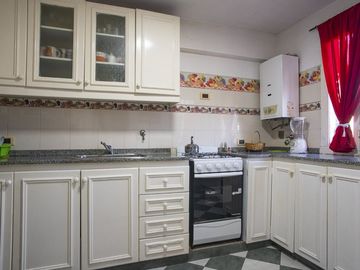 VENTA DEPARTAMENTO TRES DORMITORIOS, CON BALCON