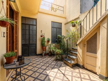 PH 4 AMBIENTES CON PATIO Y TERRAZA