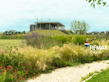 Venta Lote a la LAGUNA en Magallanes Hudson