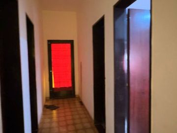 Casa con local a la calle