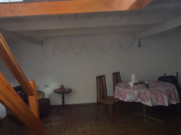 Casa con local a la calle