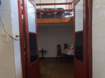 Casa con local a la calle