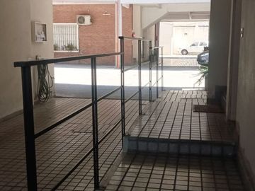 Avell Ctro. 2 Dormitorios, Balcón y Cochera.
