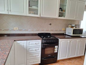 VENTA CASA 5 AMB CLUB DE CAMPO LOS PUENTES LUJAN