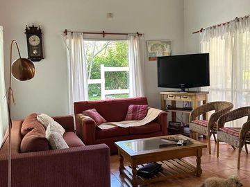 VENTA CASA 5 AMB CLUB DE CAMPO LOS PUENTES LUJAN
