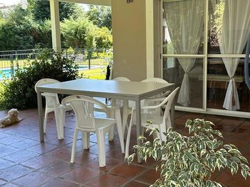 VENTA CASA 5 AMB CLUB DE CAMPO LOS PUENTES LUJAN