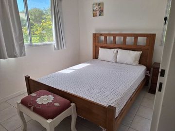 VENTA CASA 5 AMB CLUB DE CAMPO LOS PUENTES LUJAN