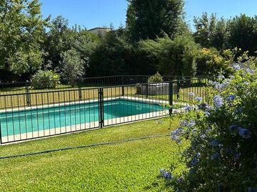 VENTA CASA 5 AMB CLUB DE CAMPO LOS PUENTES LUJAN