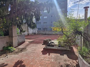VENTA casa a refaccionar TRES ARROYOS 2800
