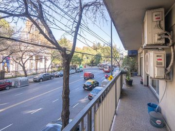 DEPTO 4 AMB VENTA BELGRANO BALCON COCHERA DEPENDEN