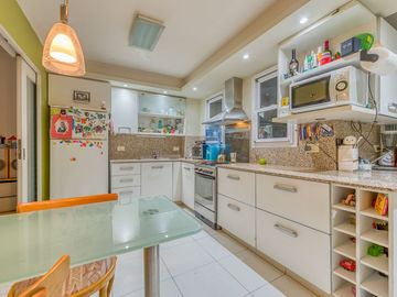 DEPTO 4 AMB VENTA BELGRANO BALCON COCHERA DEPENDEN