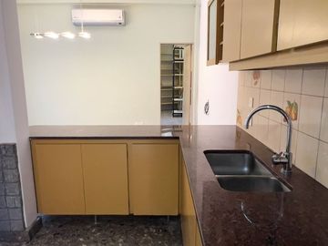 VENTA CASA 4 DORMITORIOS PALOMAR COCHERA y mas.