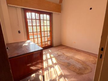 VENTA CASA 4 DORMITORIOS PALOMAR COCHERA y mas.