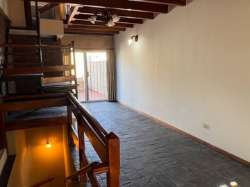 VENTA CASA 4 DORMITORIOS PALOMAR COCHERA y mas.