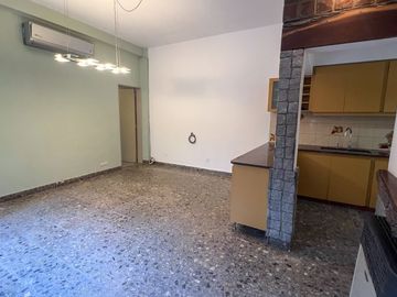 VENTA CASA 4 DORMITORIOS PALOMAR COCHERA y mas.