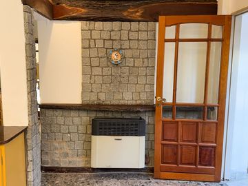 VENTA CASA 4 DORMITORIOS PALOMAR COCHERA y mas.