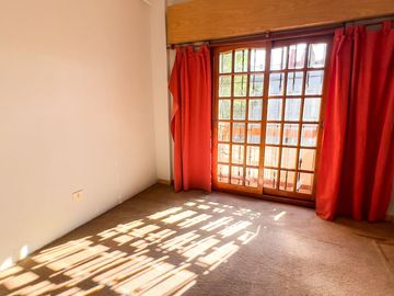 VENTA CASA 4 DORMITORIOS PALOMAR COCHERA y mas.