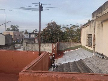 VENTA DPTO 4 AMB EN CIUDADELA - PERMUTA