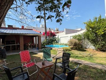 VENTA CASA 5 AMB RAMOS MEJIA PILETA APTO CREDITO