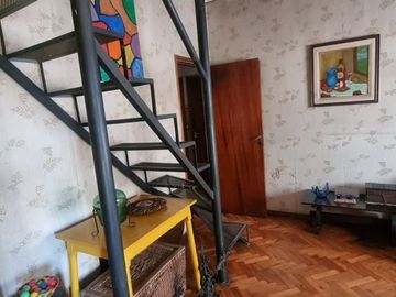 VENTA CASA 4 AMB CON 2 LOCALES PALOMAR APTO CREDIT