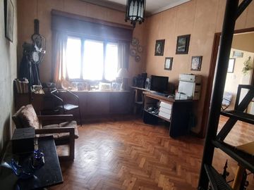 VENTA CASA 4 AMB CON 2 LOCALES PALOMAR APTO CREDIT