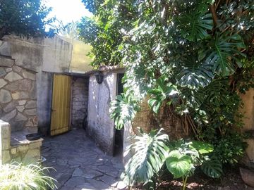 VENTA CASA 4 AMB CON 2 LOCALES PALOMAR APTO CREDIT
