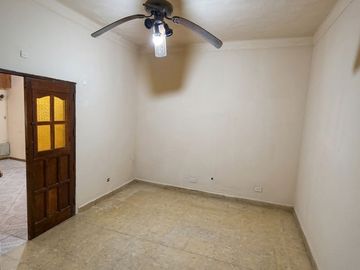 VENTA CASA 3 AMBIENTES MERLO CENTRO