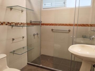 ¡EXCELENTE OPORTUNIDAD! VENTA DE CASA O LOCAL EN EL CORAZÓN DE JESÚS MARÍA