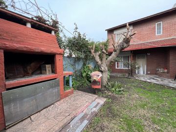 VENTA 2 CASAS EN BLOCK 2 CUADRAS D/ MAR SANTACLARA