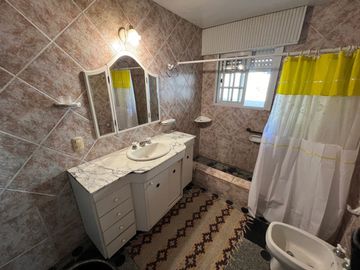 VENTA 2 CASAS EN BLOCK 2 CUADRAS D/ MAR SANTACLARA